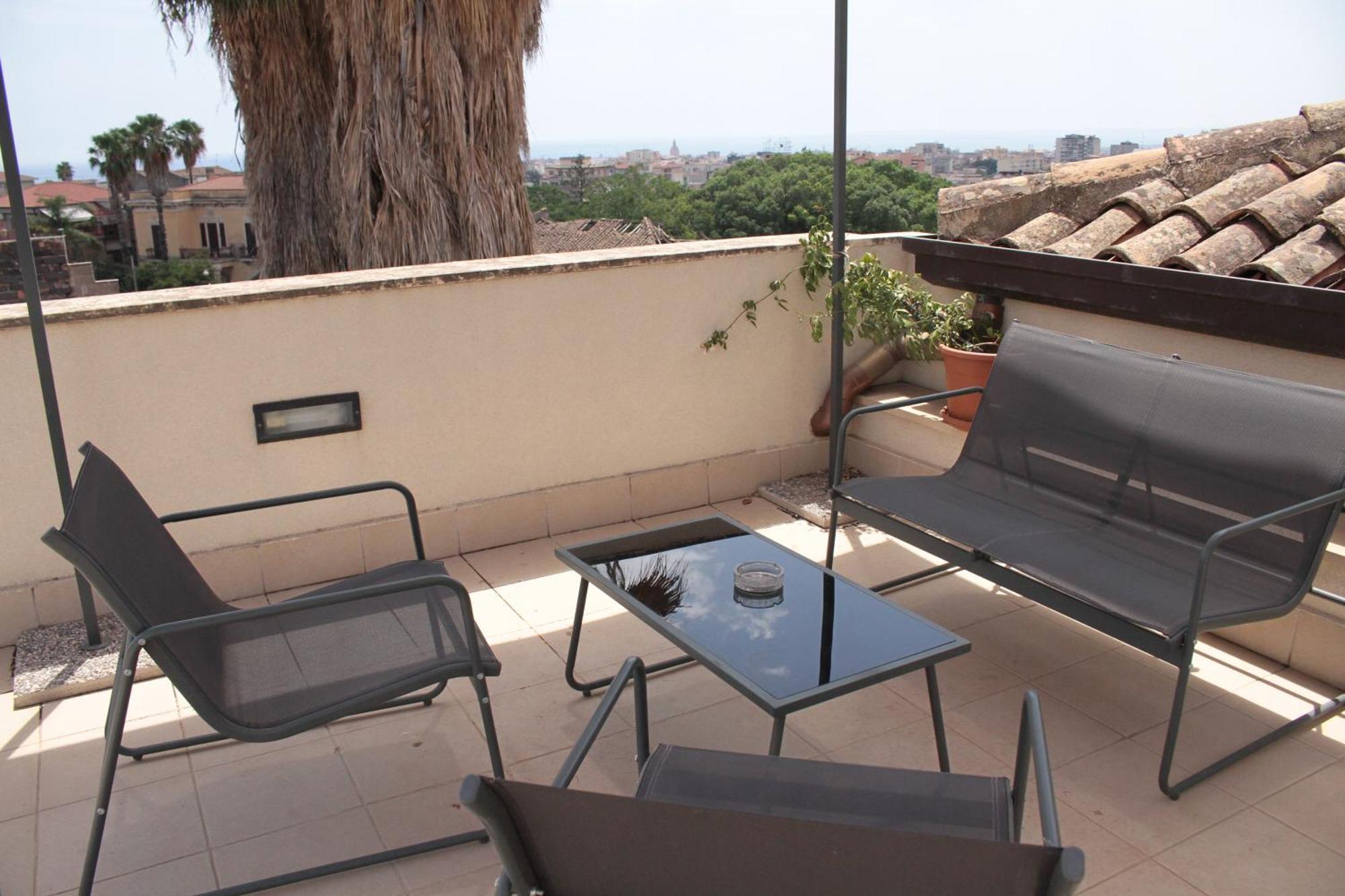 La Pietra Nera - Etna Home Catania Bagian luar foto